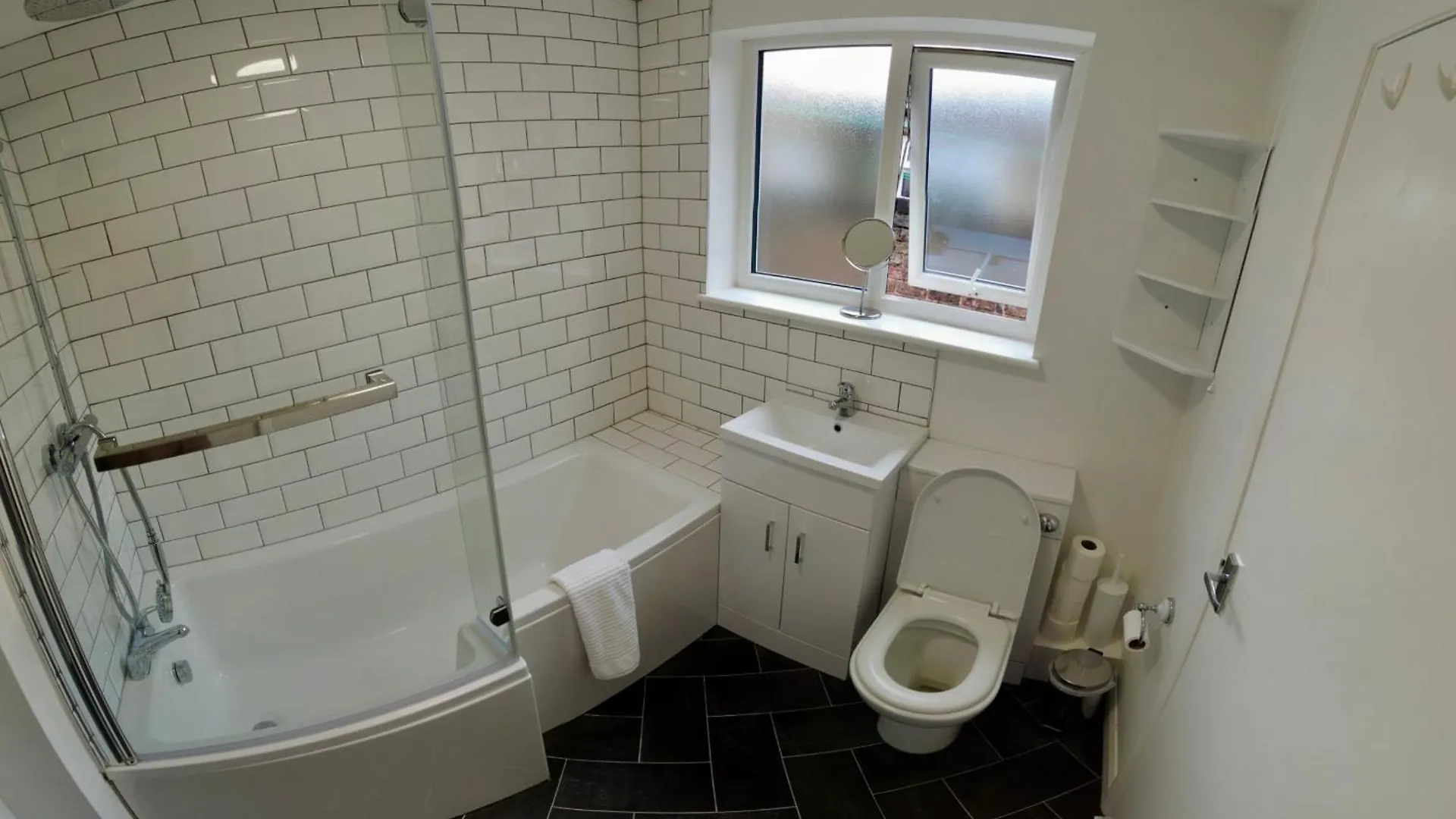 2-Bed Terraced Home - 5 Min Walk To The City Walls York 0*,